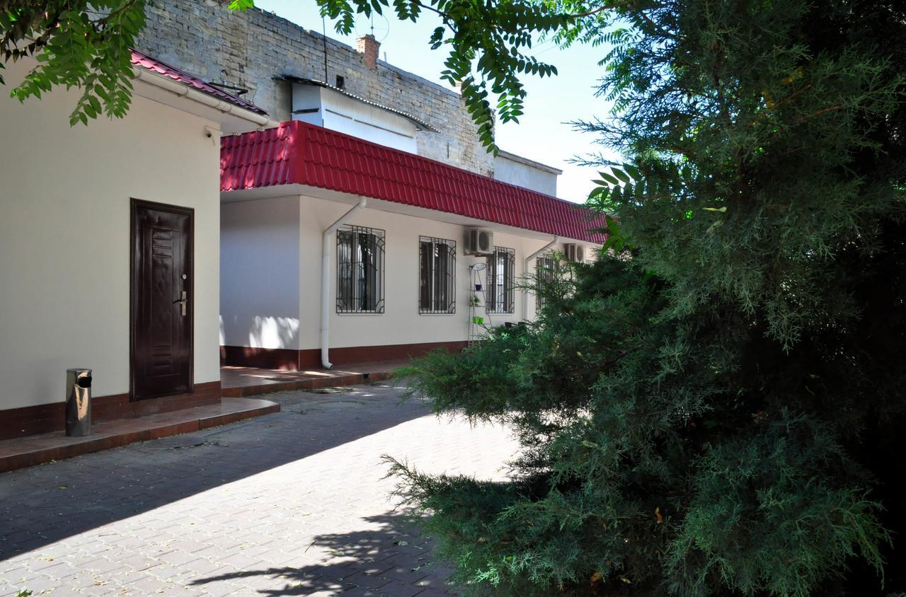 Old Courtyard Hostel Odessa Exterior foto
