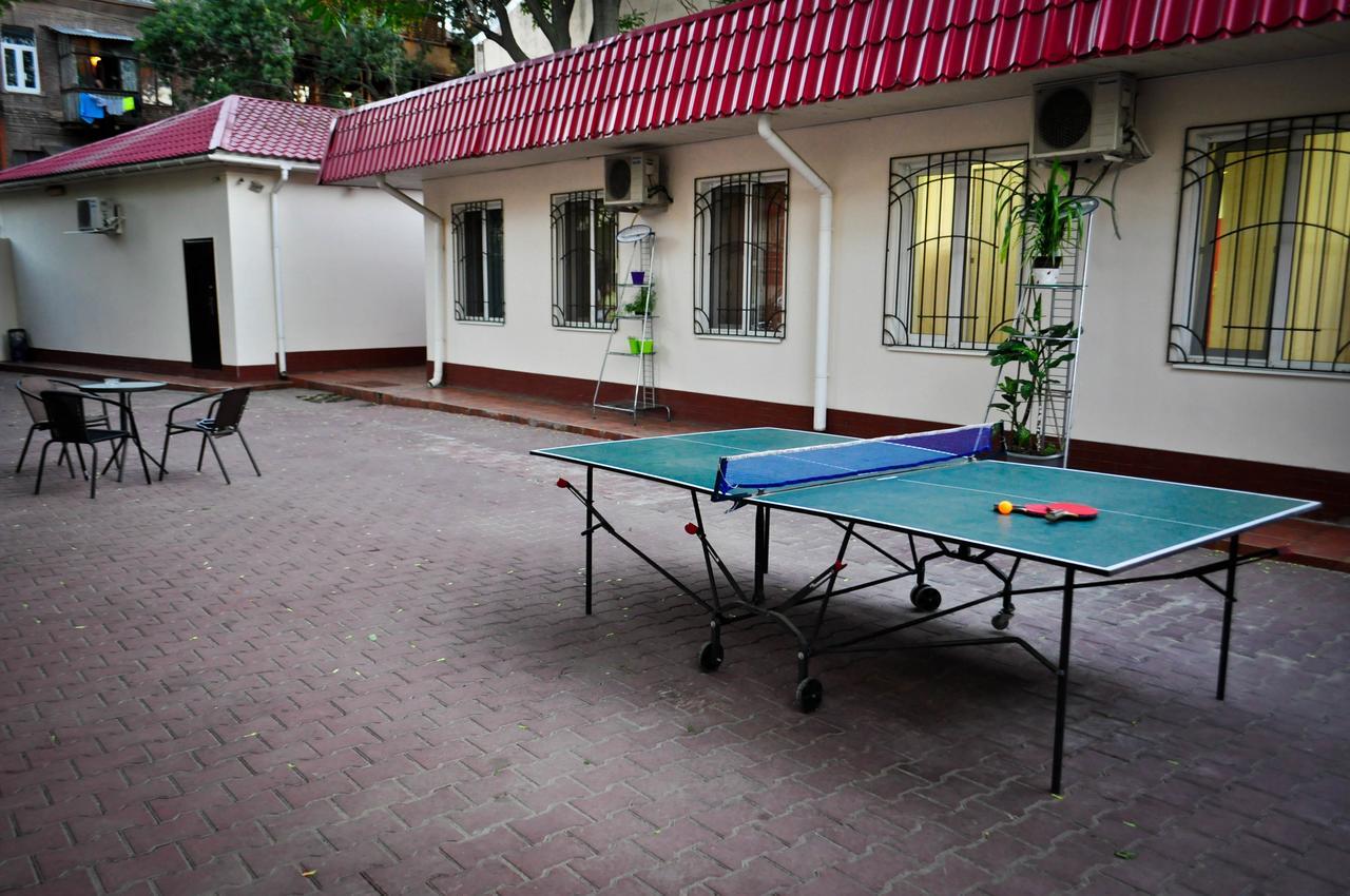 Old Courtyard Hostel Odessa Exterior foto