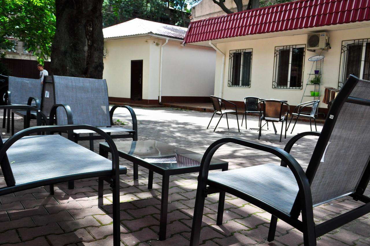 Old Courtyard Hostel Odessa Exterior foto