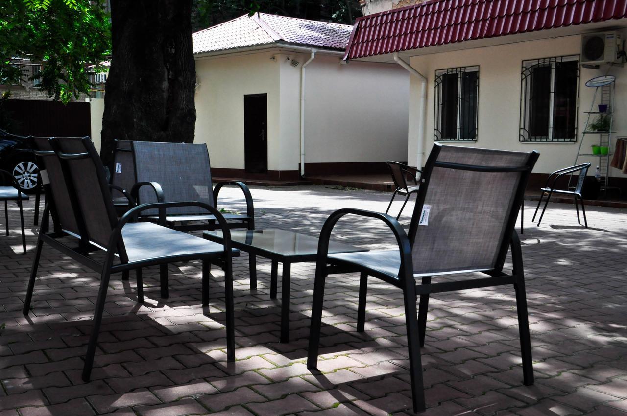 Old Courtyard Hostel Odessa Exterior foto